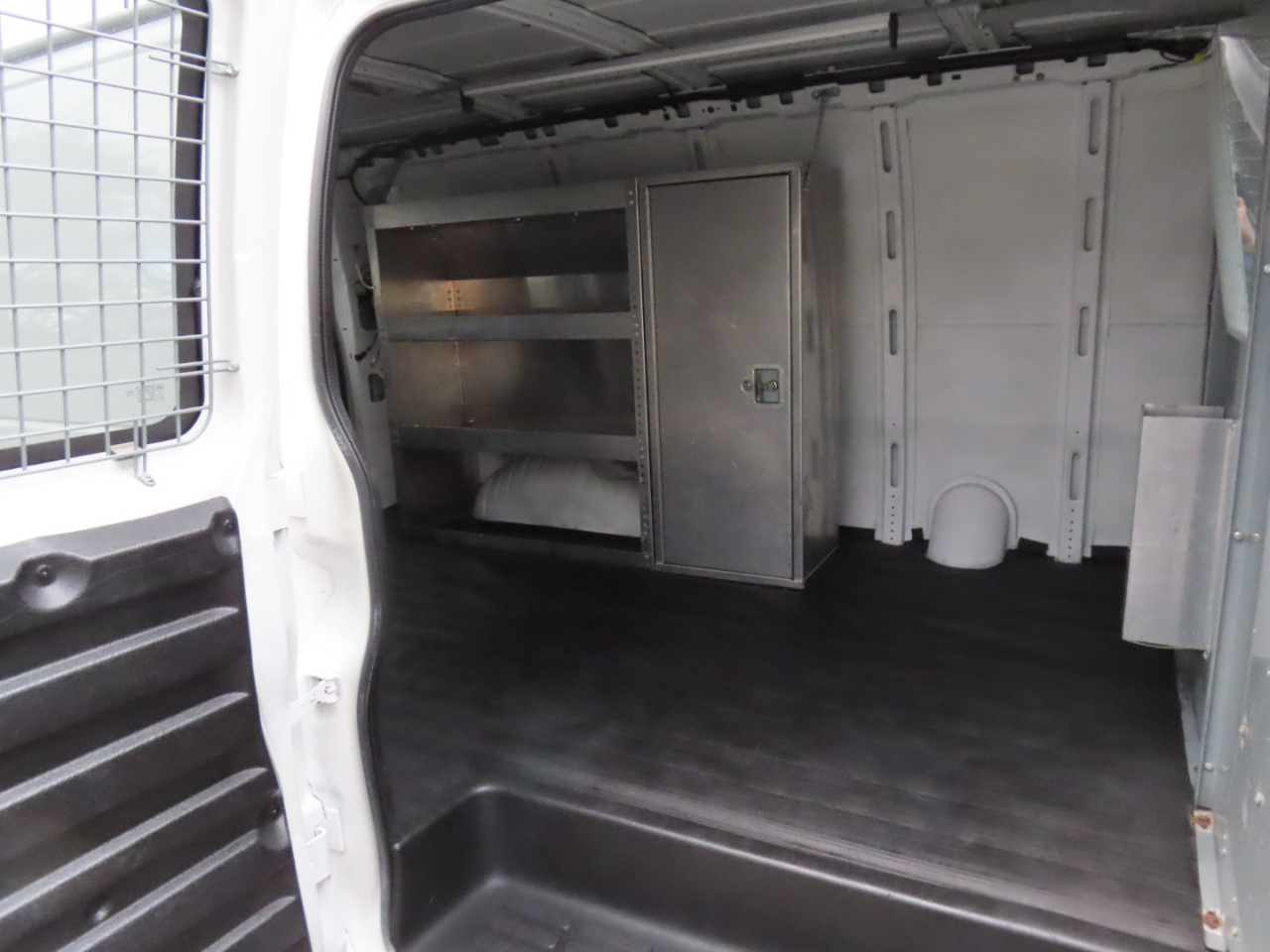 Chevrolet Express Cargo Van RWD 1500 135" 2013