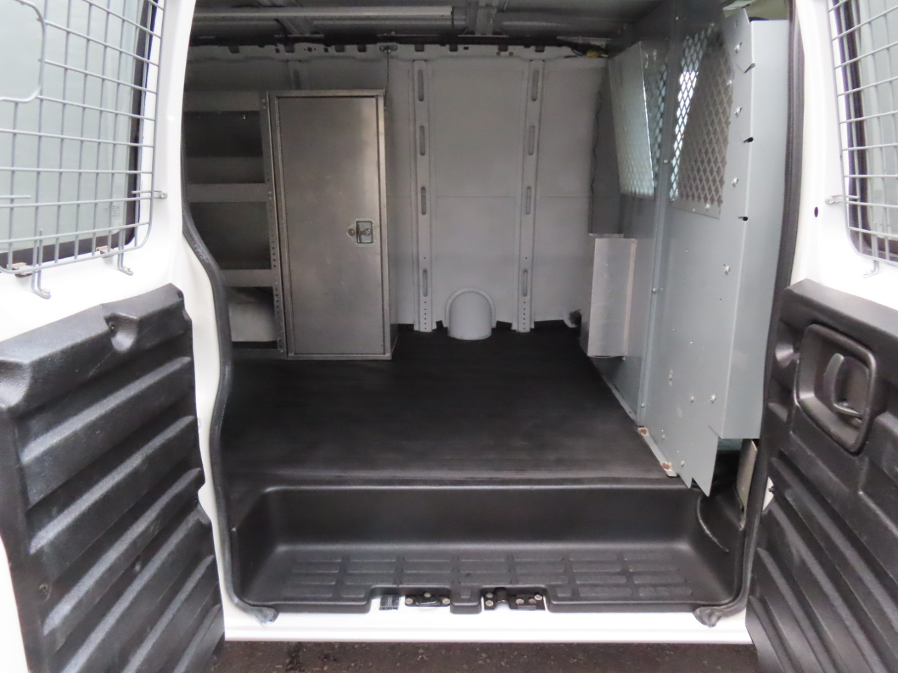 Chevrolet Express Cargo Van RWD 1500 135" 2013