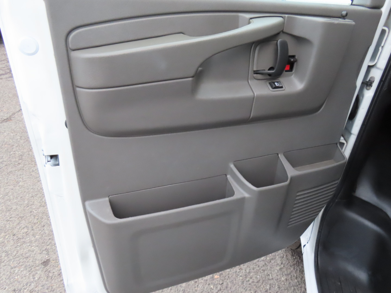 Chevrolet Express Cargo Van RWD 1500 135" 2013