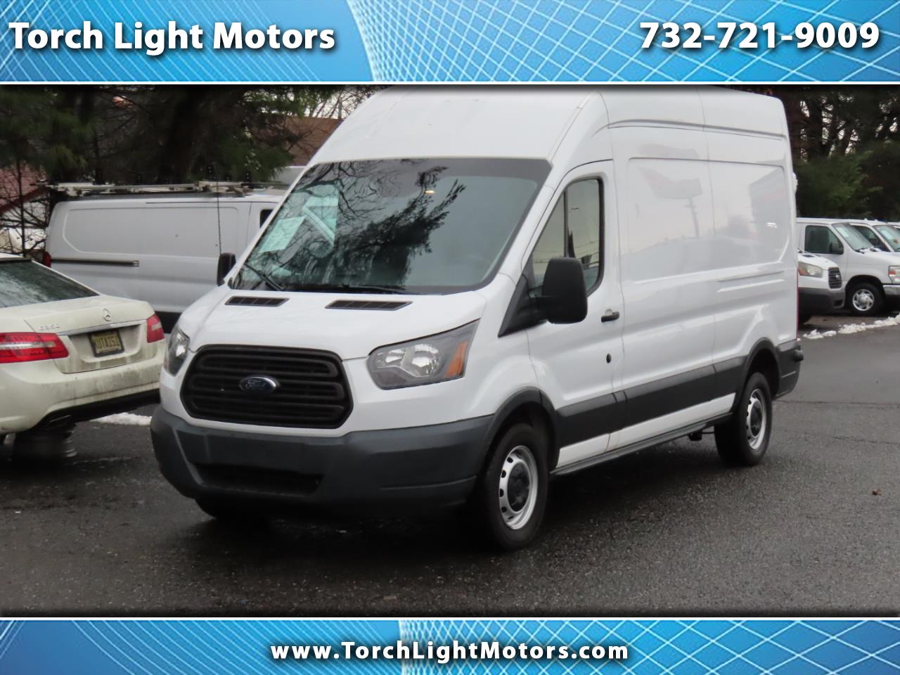 2016 Ford Transit Base's photo