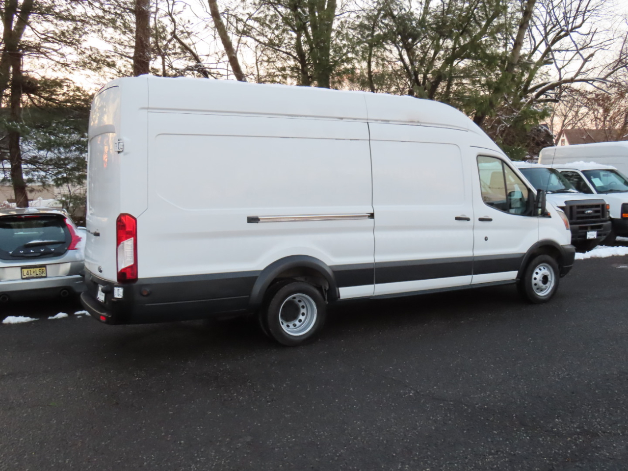 Ford T350HD Vans XLT Wgn High Roof 148eL 2017