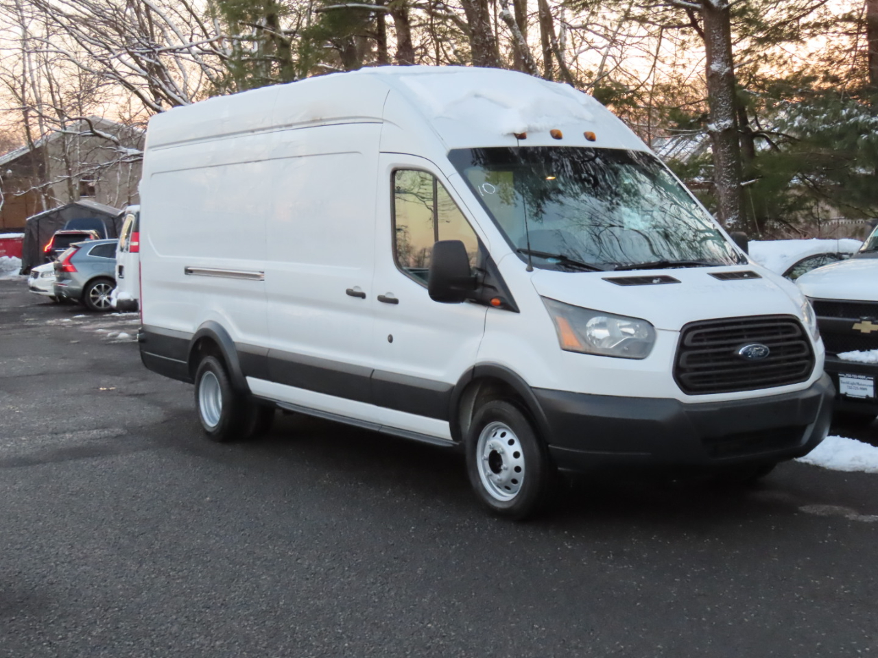 Ford T350HD Vans XLT Wgn High Roof 148eL 2017