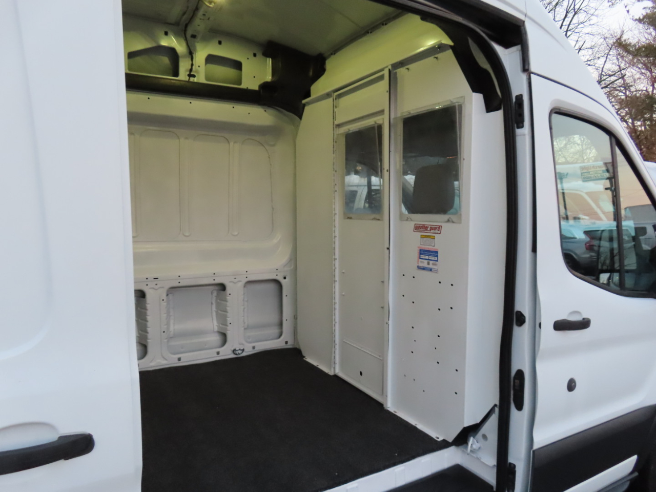 Ford T350HD Vans XLT Wgn High Roof 148eL 2017