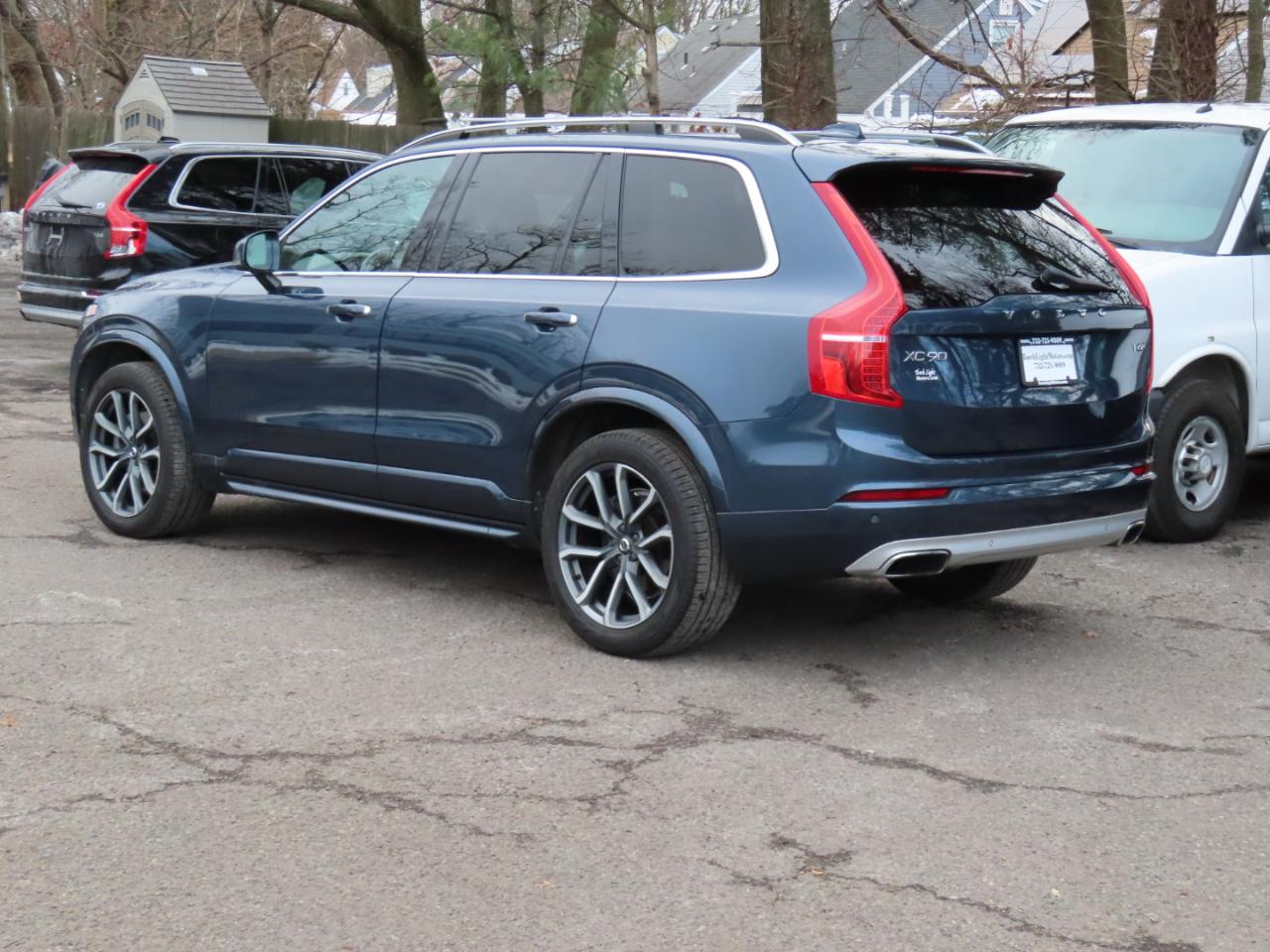 Volvo XC90 T6 AWD 7-Passenger Momentum 2018