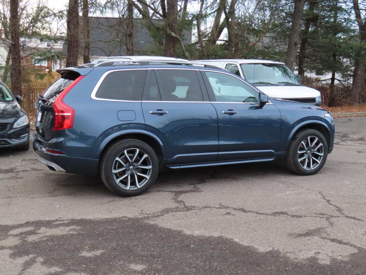 Volvo XC90 T6 AWD 7-Passenger Momentum 2018