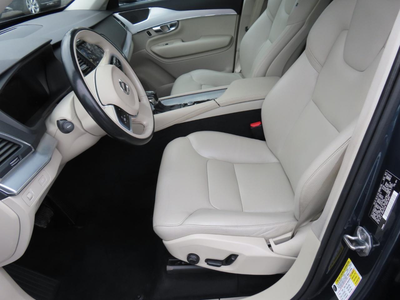 Volvo XC90 T6 AWD 7-Passenger Momentum 2018