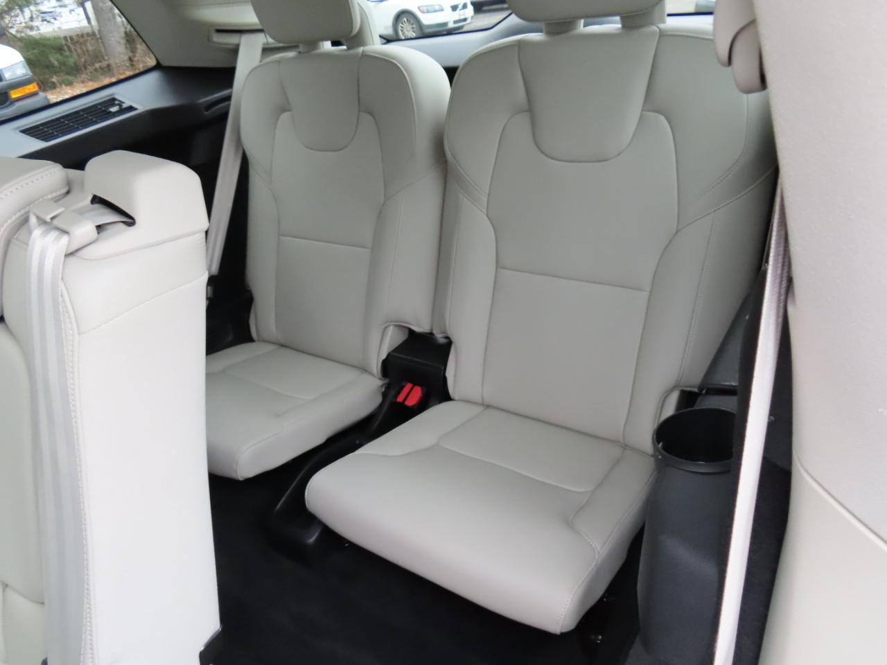 Volvo XC90 T6 AWD 7-Passenger Momentum 2018