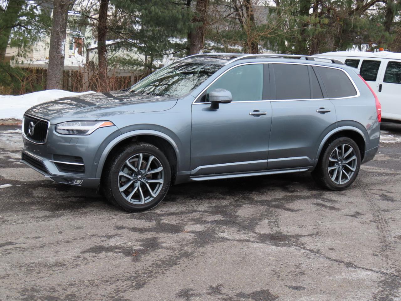 Volvo XC90 T6 AWD 7-Passenger Momentum 2018
