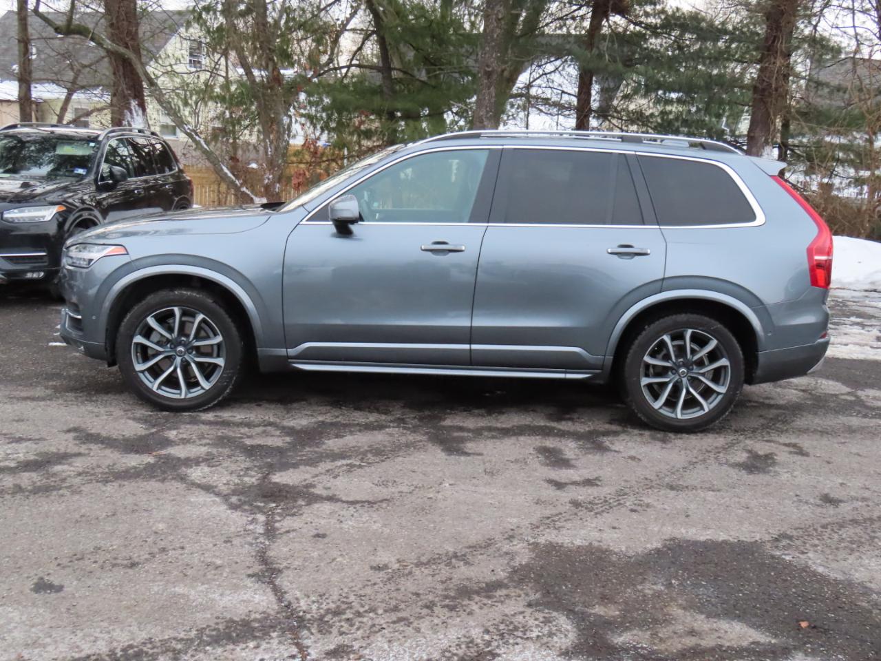 Volvo XC90 T6 AWD 7-Passenger Momentum 2018