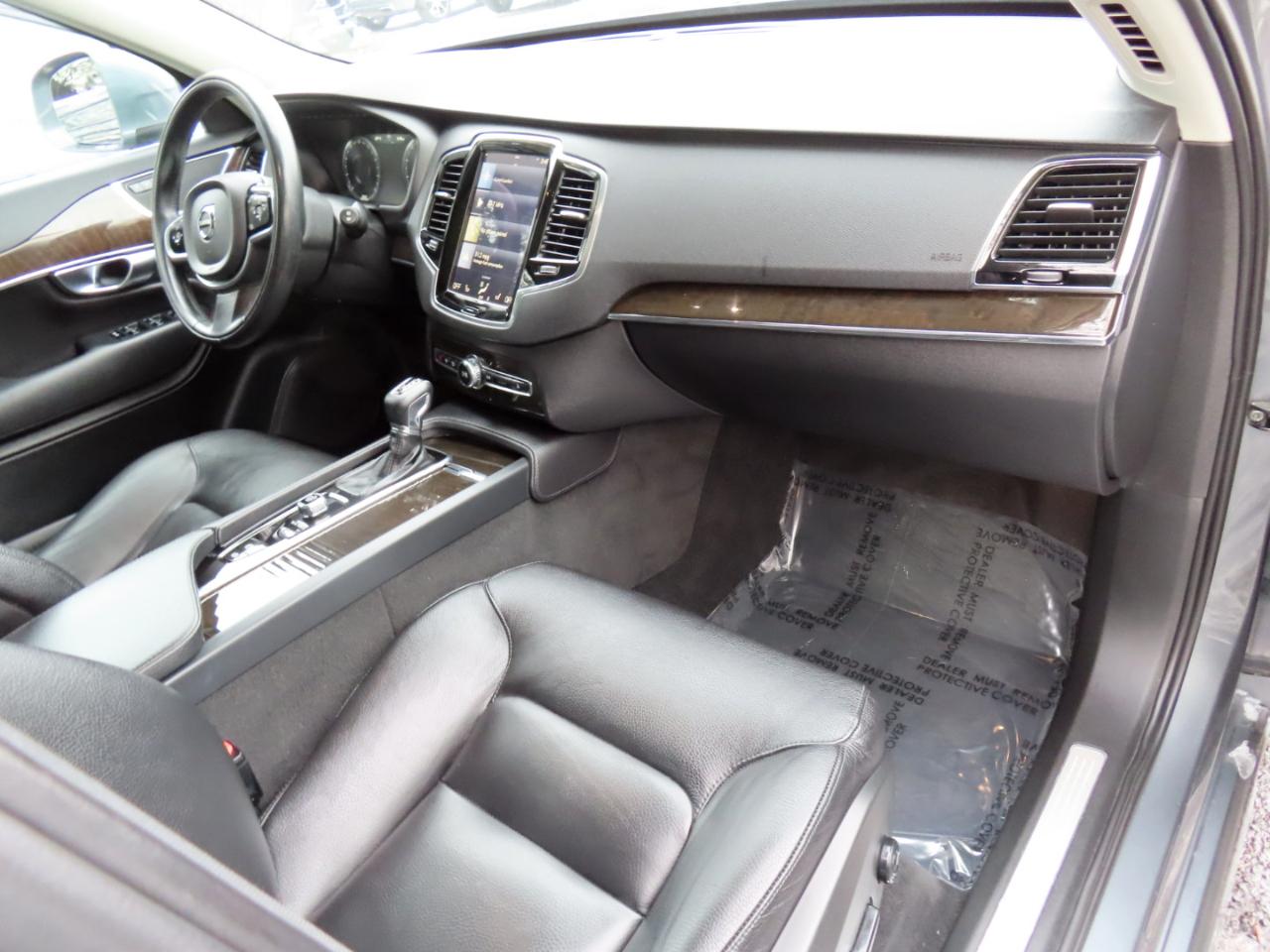 Volvo XC90 T6 AWD 7-Passenger Momentum 2018