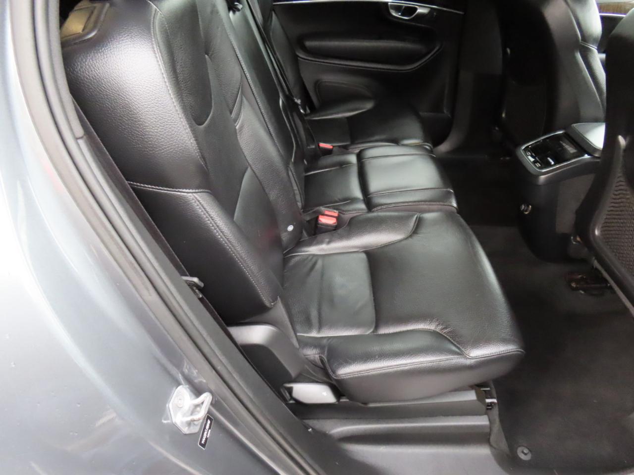 Volvo XC90 T6 AWD 7-Passenger Momentum 2018