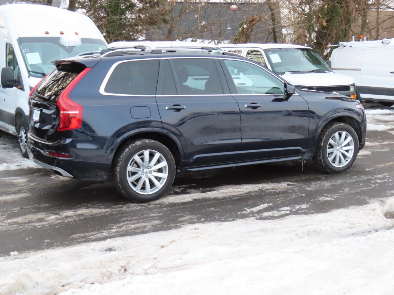 Volvo XC90 T6 AWD 7-Passenger Momentum 2017