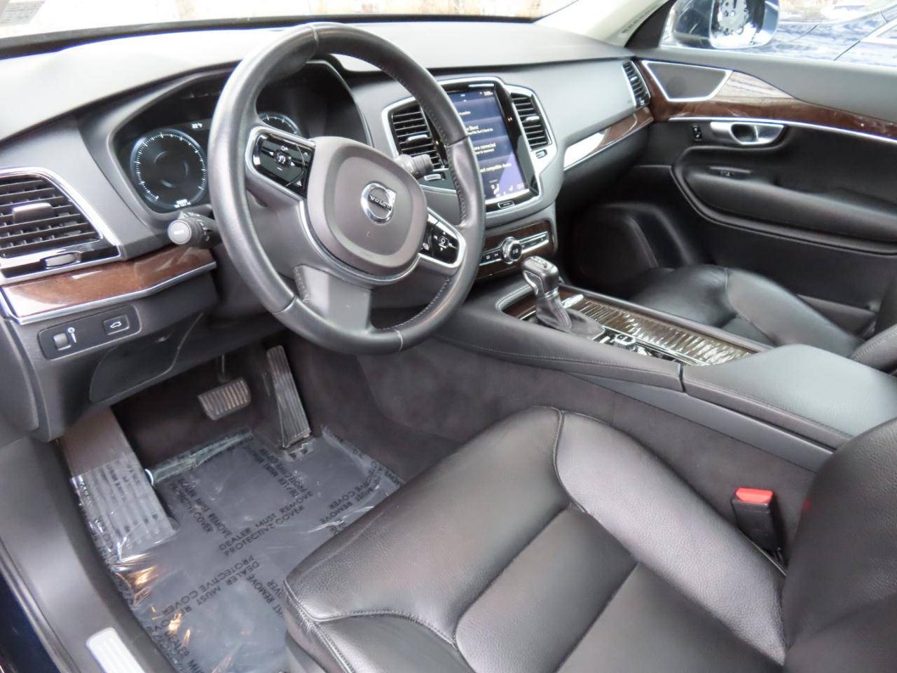 Volvo XC90 T6 AWD 7-Passenger Momentum 2017