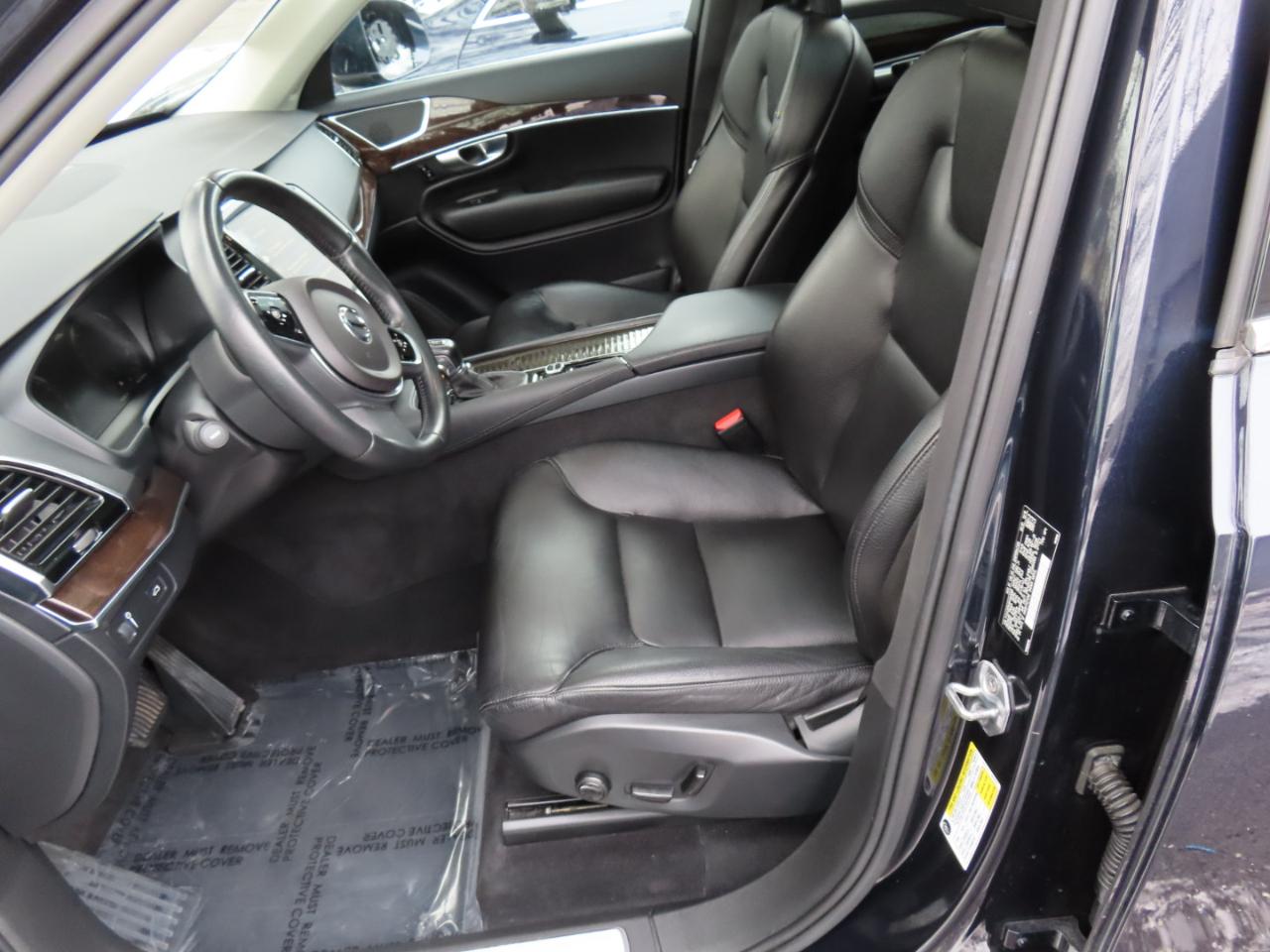 Volvo XC90 T6 AWD 7-Passenger Momentum 2017