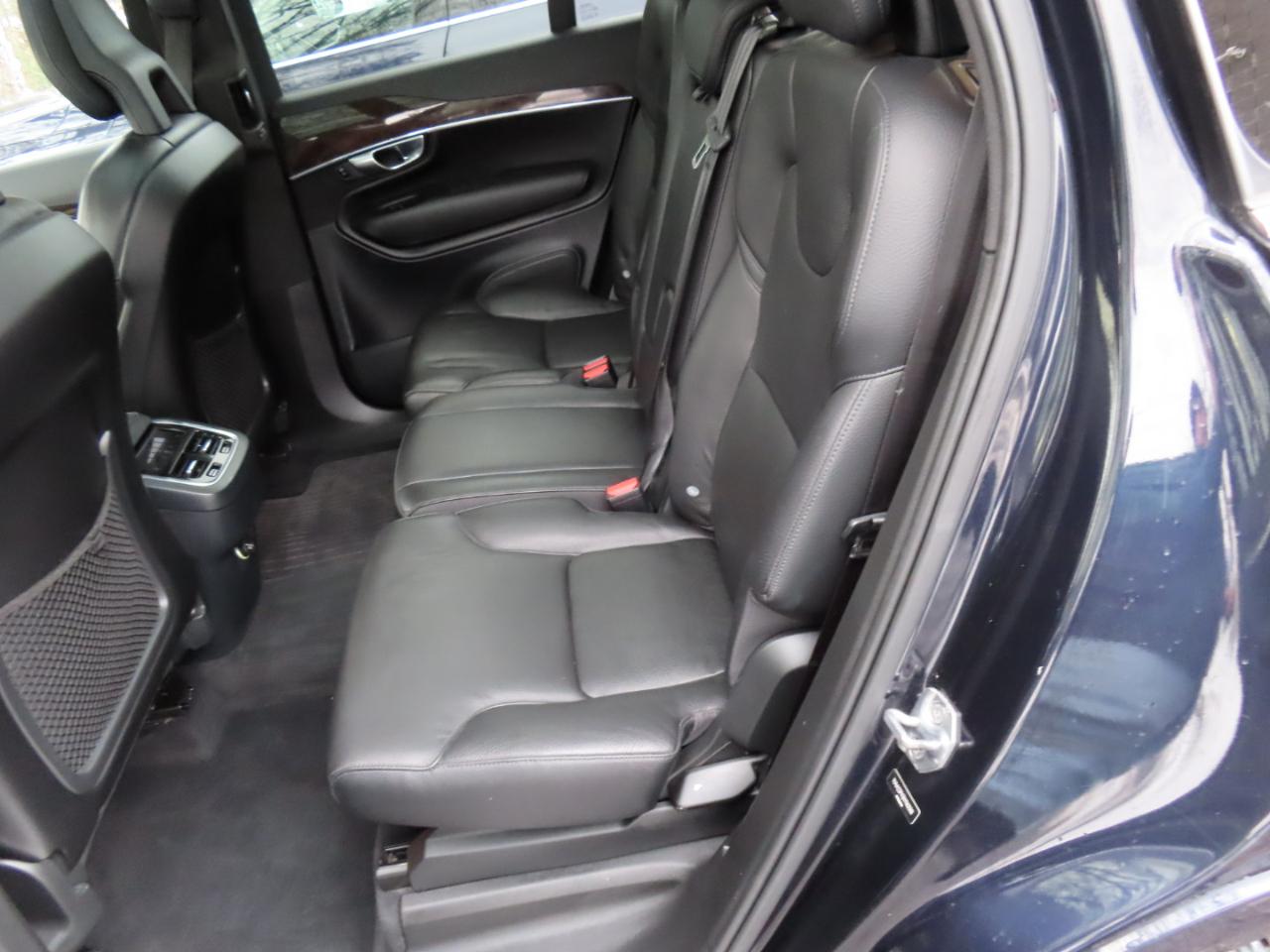 Volvo XC90 T6 AWD 7-Passenger Momentum 2017