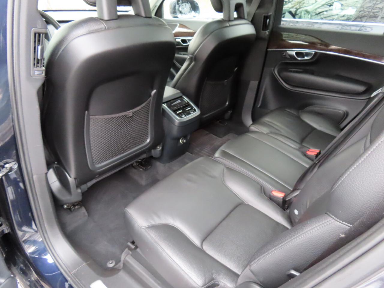 Volvo XC90 T6 AWD 7-Passenger Momentum 2017