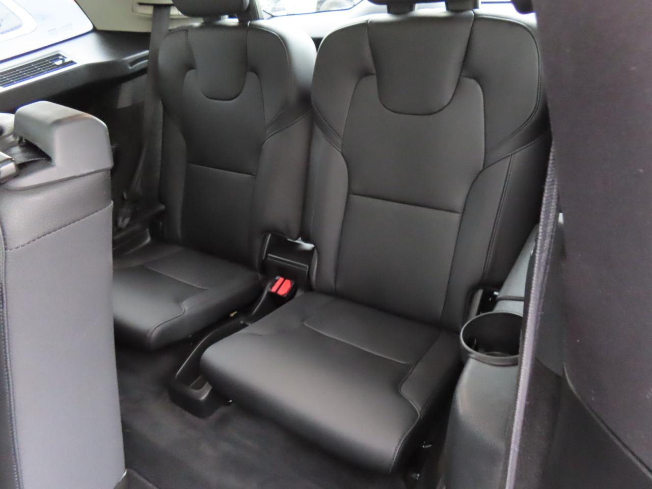 Volvo XC90 T6 AWD 7-Passenger Momentum 2017