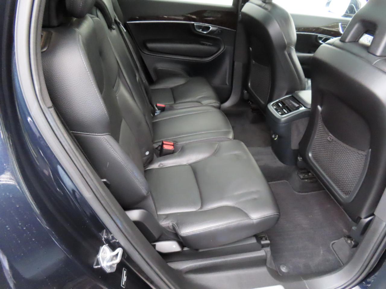 Volvo XC90 T6 AWD 7-Passenger Momentum 2017