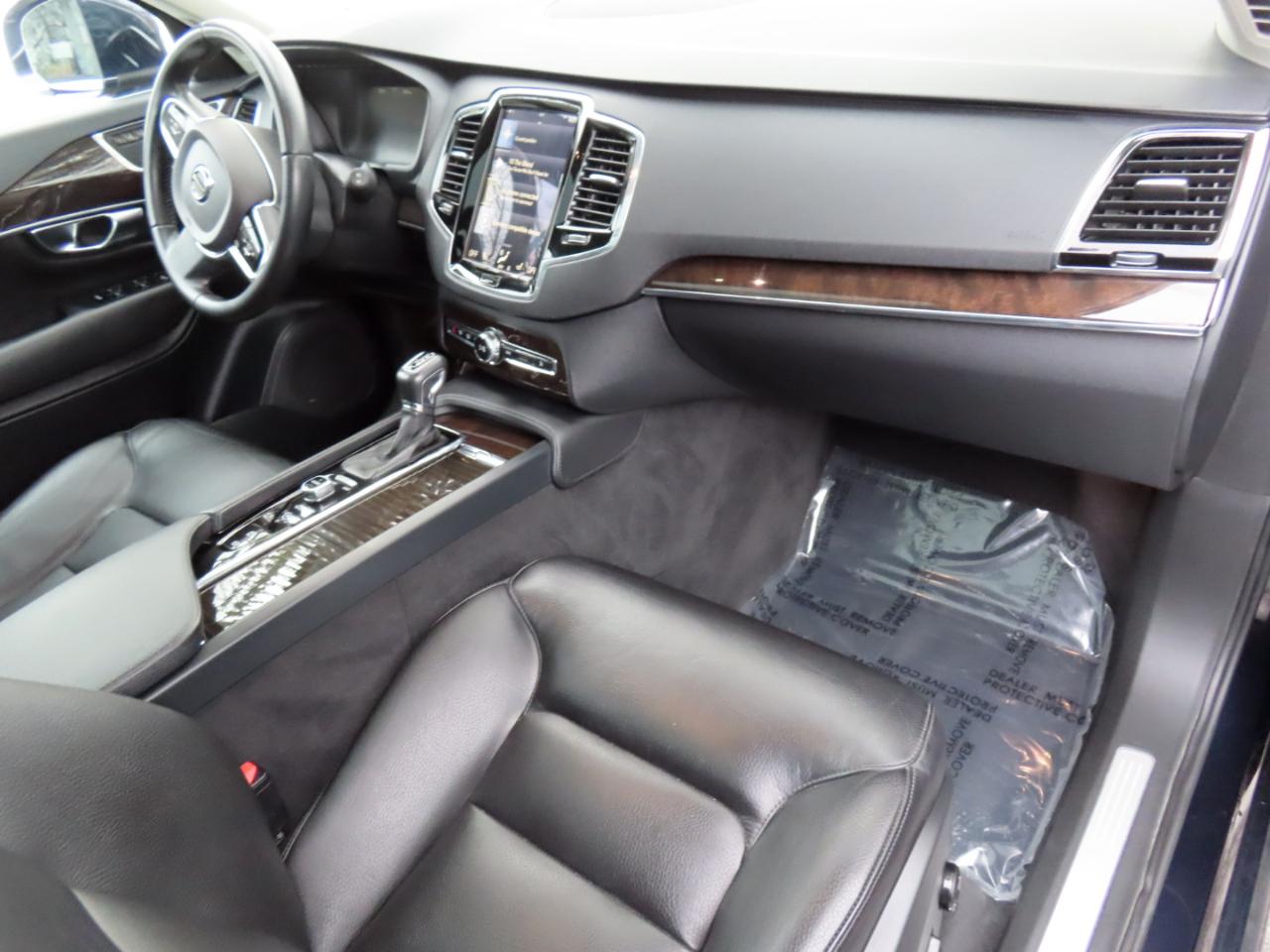 Volvo XC90 T6 AWD 7-Passenger Momentum 2017