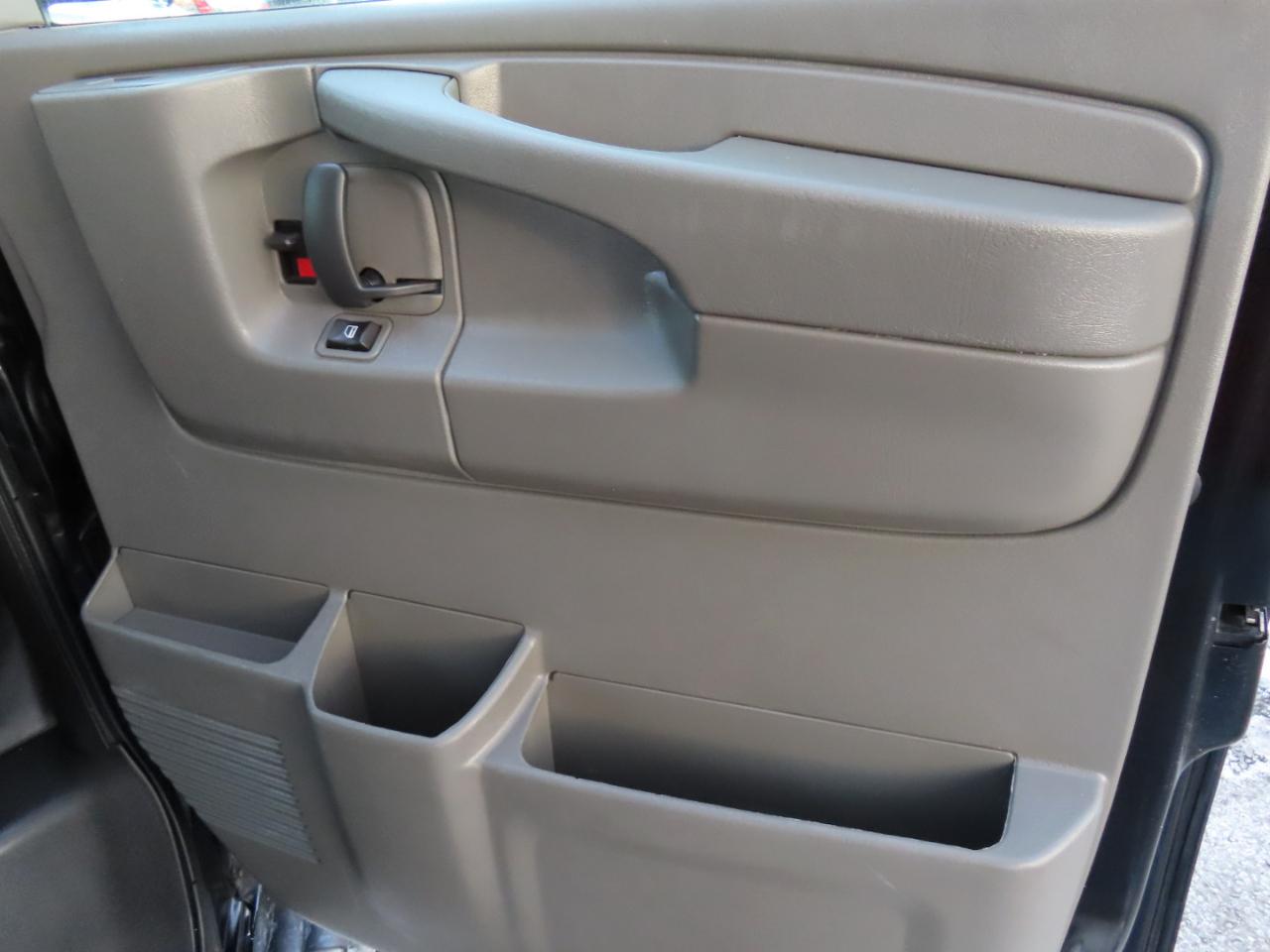 Chevrolet Express Passenger RWD 3500 155" LS w/1LS 2014