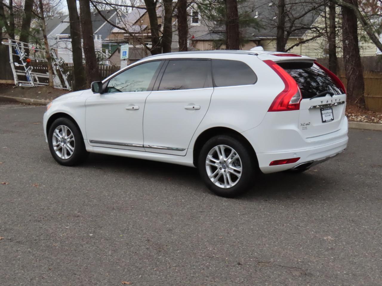 Volvo XC60 2015.5 AWD 4dr T5 2015