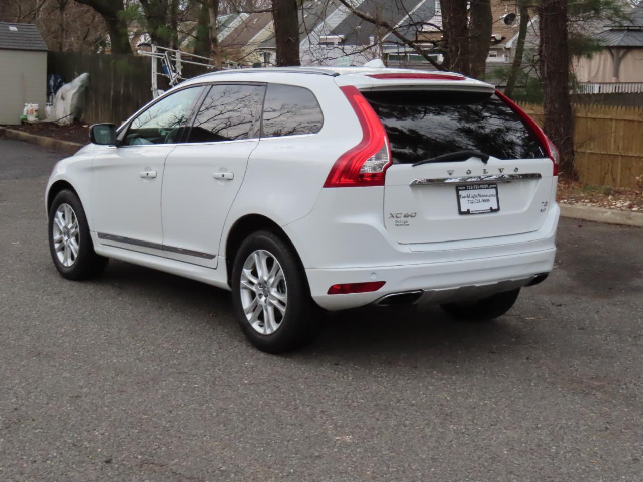 Volvo XC60 2015.5 AWD 4dr T5 2015
