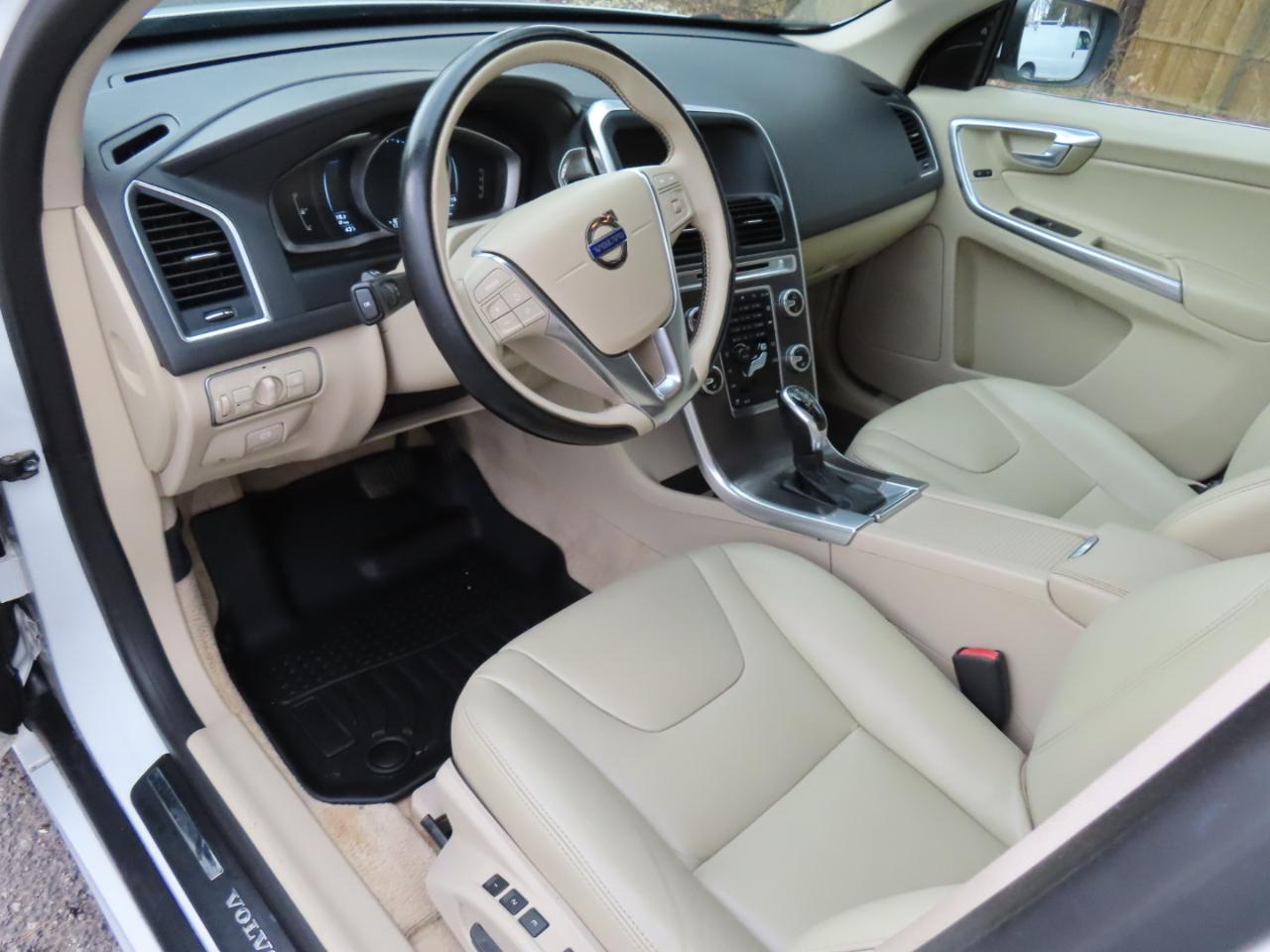 Volvo XC60 2015.5 AWD 4dr T5 2015