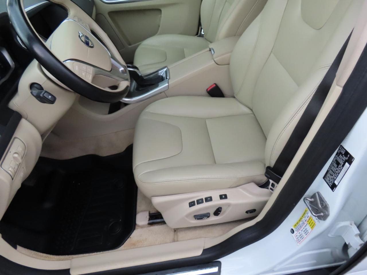 Volvo XC60 2015.5 AWD 4dr T5 2015