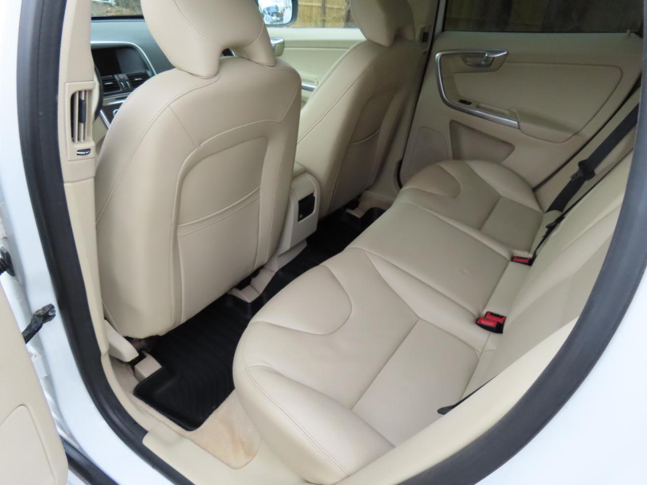 Volvo XC60 2015.5 AWD 4dr T5 2015