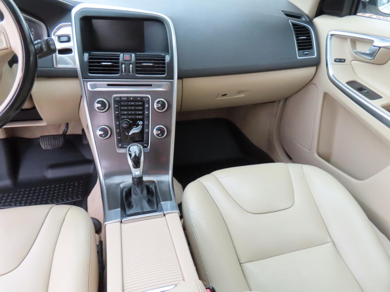 Volvo XC60 2015.5 AWD 4dr T5 2015