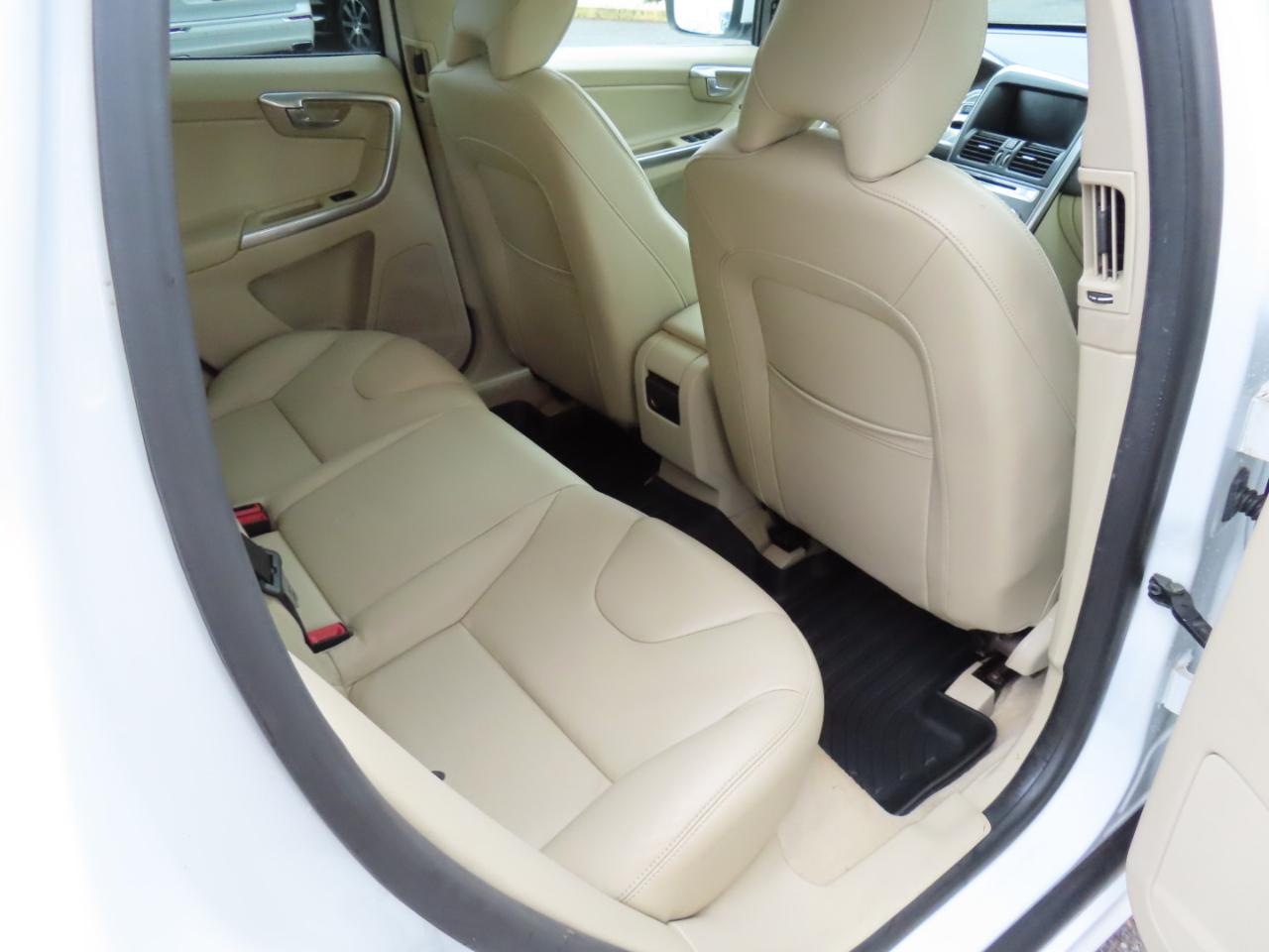 Volvo XC60 2015.5 AWD 4dr T5 2015