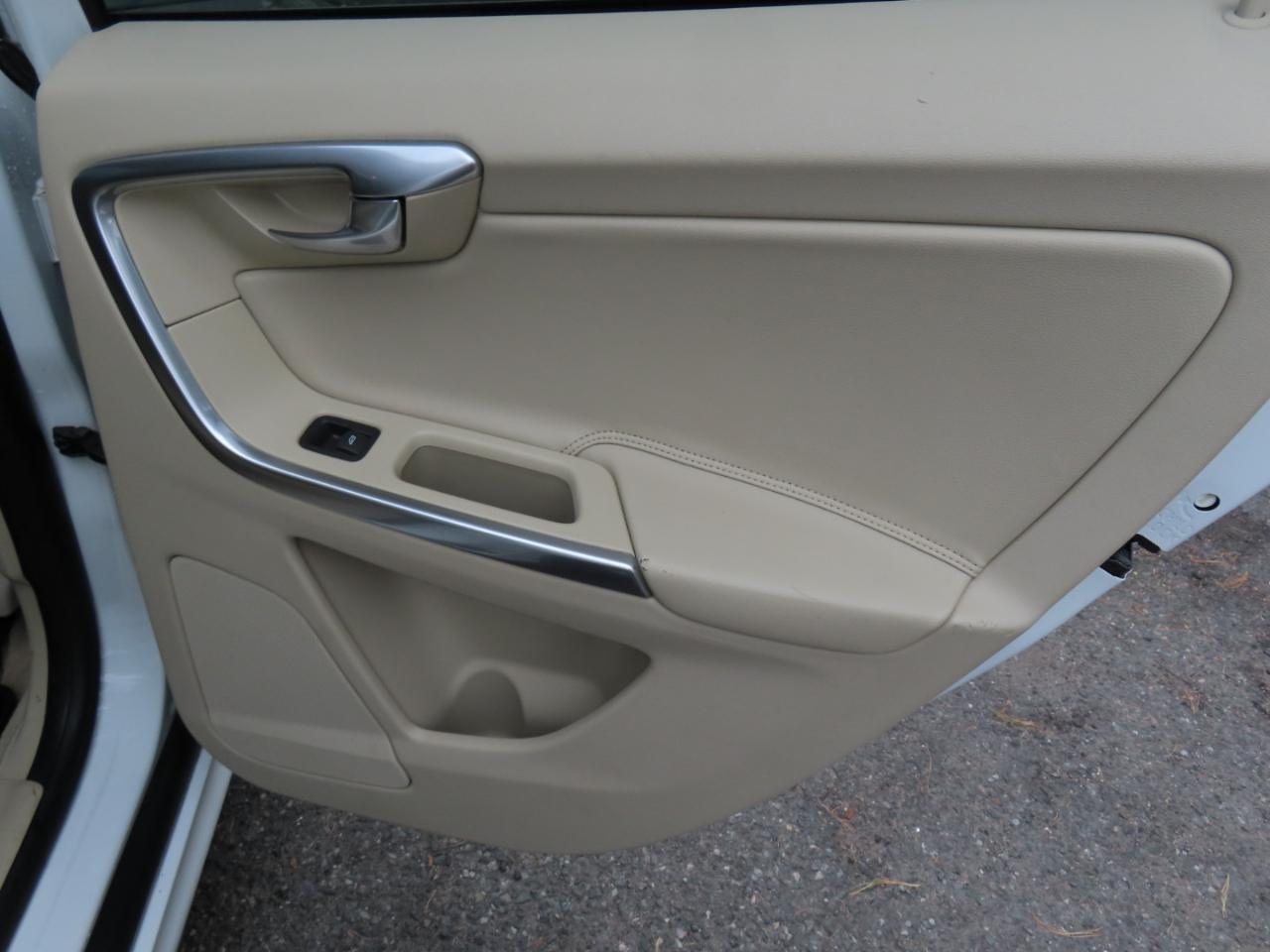 Volvo XC60 2015.5 AWD 4dr T5 2015