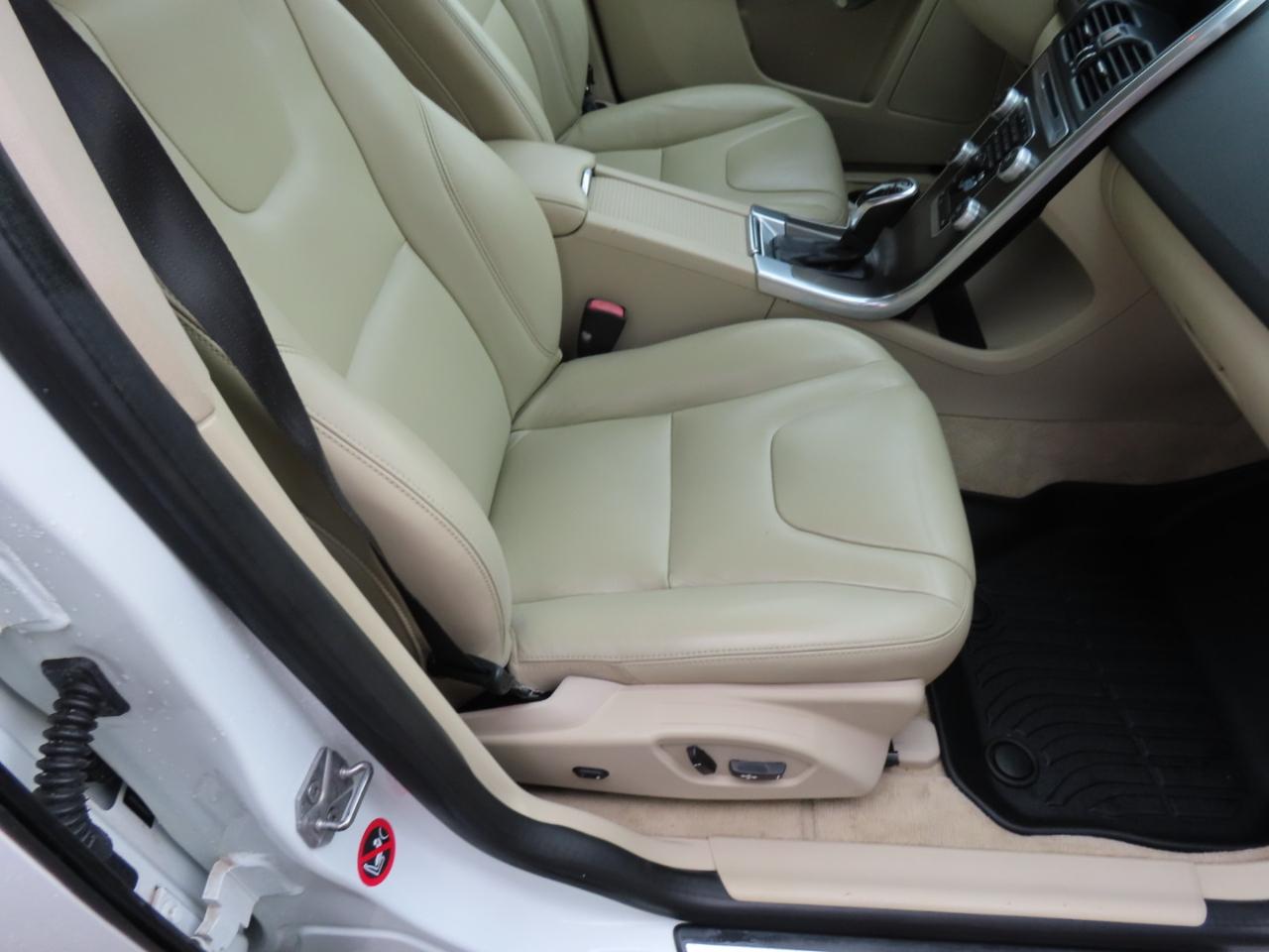 Volvo XC60 2015.5 AWD 4dr T5 2015