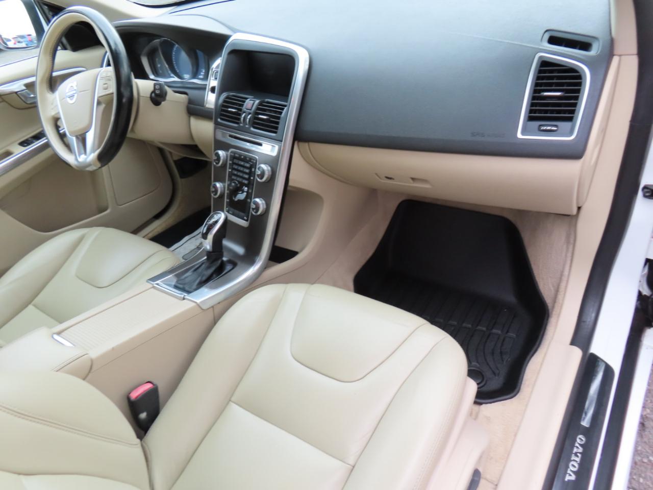 Volvo XC60 2015.5 AWD 4dr T5 2015