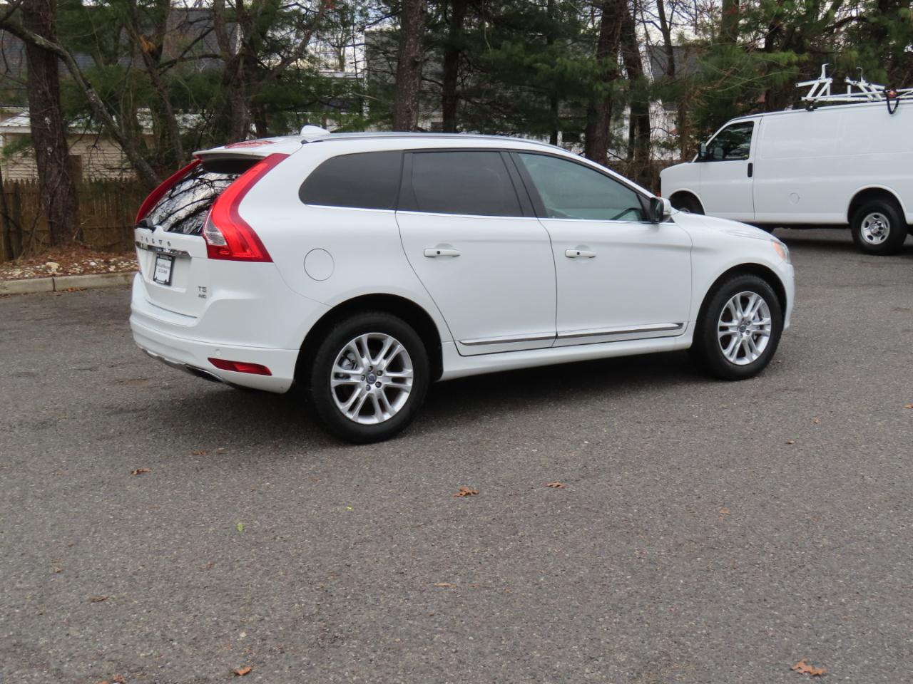 Volvo XC60 2015.5 AWD 4dr T5 2015