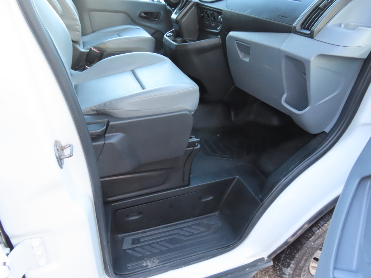 Ford Transit Van T-250 148" Low Rf 9000 GVWR Swing-Out RH Dr 2017