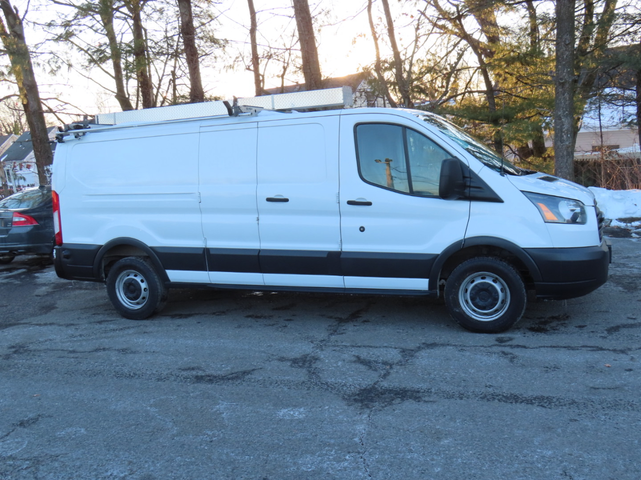 Ford Transit Van T-250 148" Low Rf 9000 GVWR Swing-Out RH Dr 2017