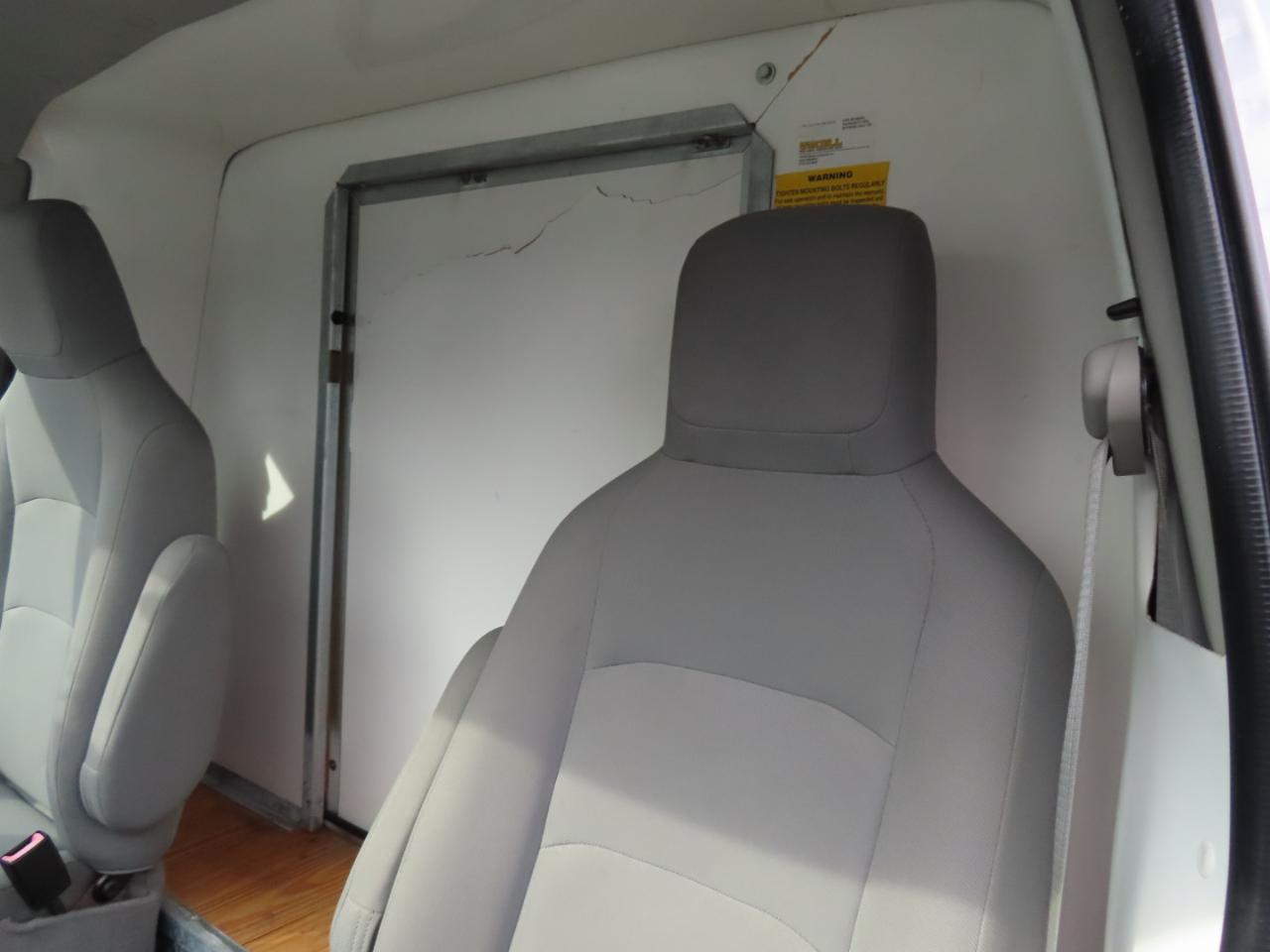 Ford Econoline Commercial Cutaway E-350 Super Duty 176" WB DRW 2011