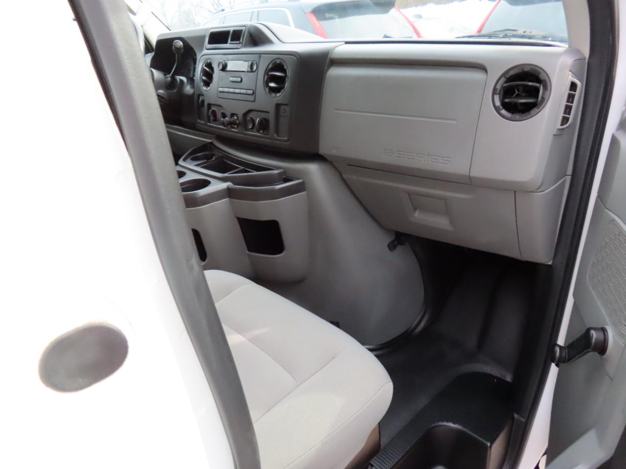 Ford Econoline Commercial Cutaway E-350 Super Duty 176" WB DRW 2011