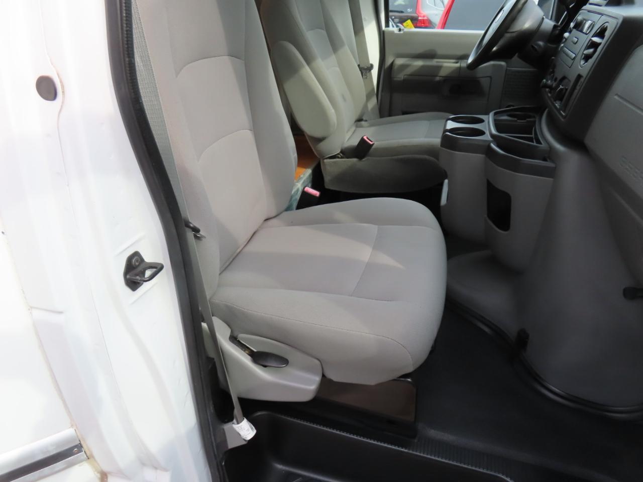 Ford Econoline Commercial Cutaway E-350 Super Duty 176" WB DRW 2011