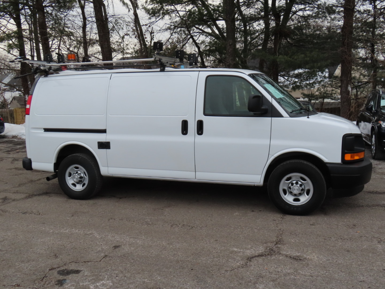 Chevrolet Express Cargo Van RWD 2500 135" 2017