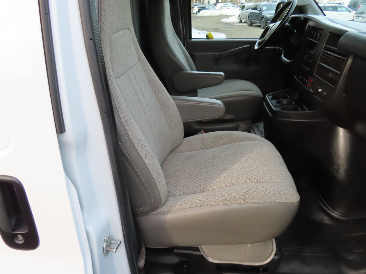 Chevrolet Express Cargo Van RWD 2500 135" 2017