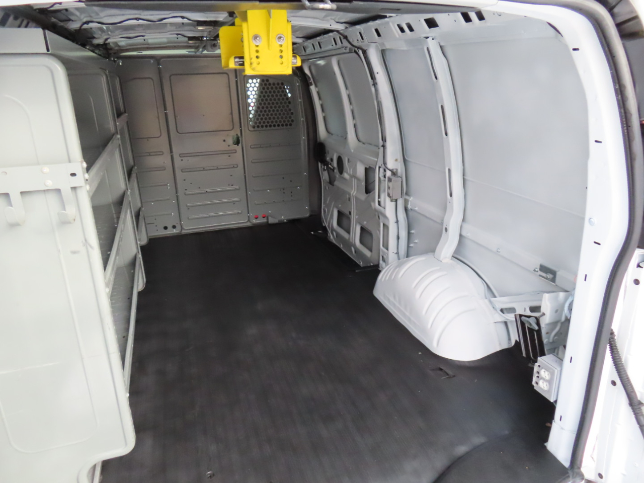 Chevrolet Express Cargo Van RWD 2500 135" 2017