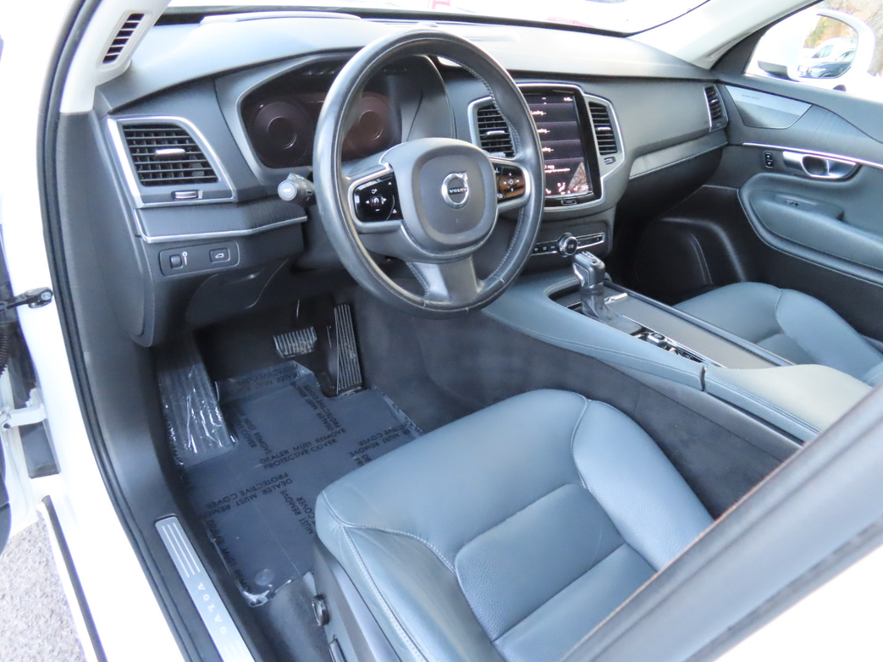 Volvo XC90 T6 AWD Momentum 7 Passenger 2020