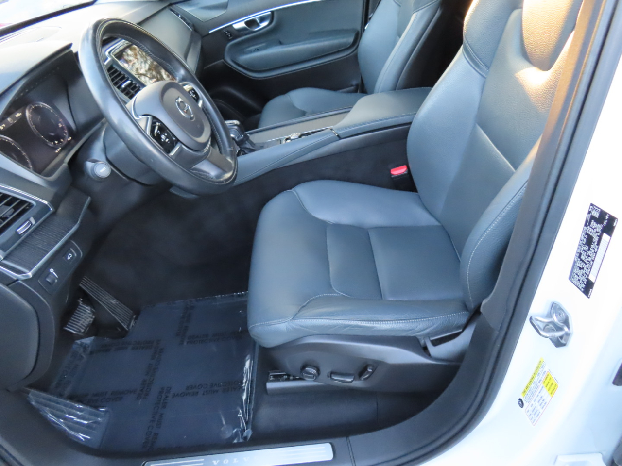 Volvo XC90 T6 AWD Momentum 7 Passenger 2020