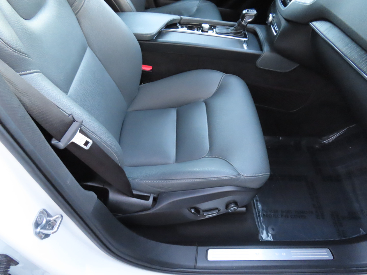 Volvo XC90 T6 AWD Momentum 7 Passenger 2020