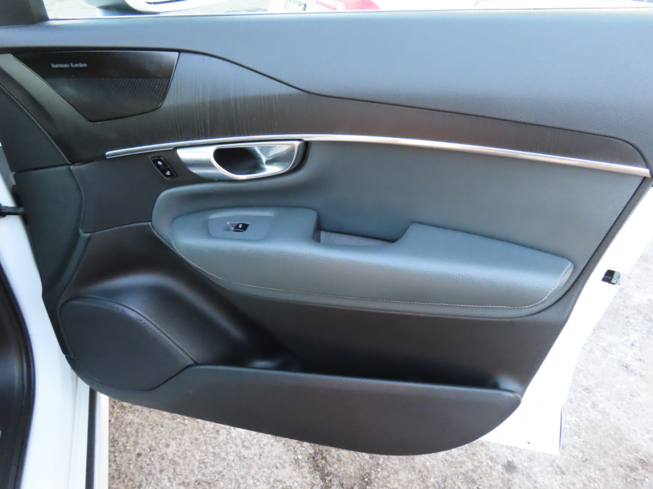 Volvo XC90 T6 AWD Momentum 7 Passenger 2020