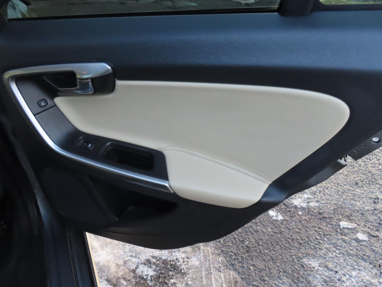 Volvo V60 Cross Country T5 AWD 2017