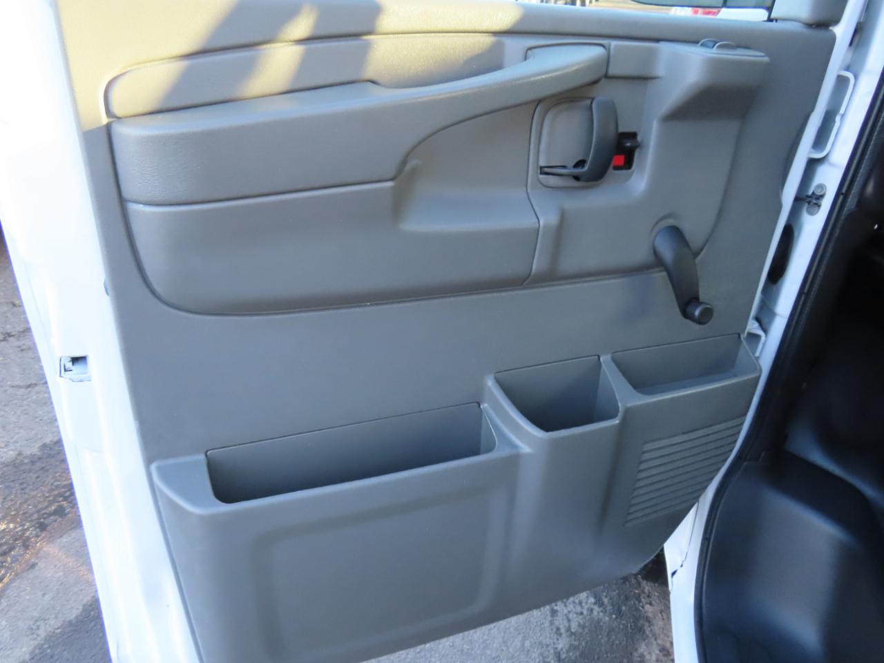 Chevrolet Express Cargo Van RWD 2500 135" 2013