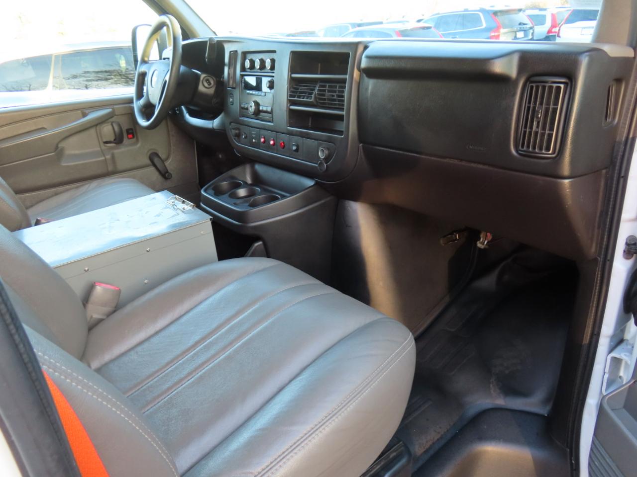 Chevrolet Express Cargo Van RWD 2500 135" 2013